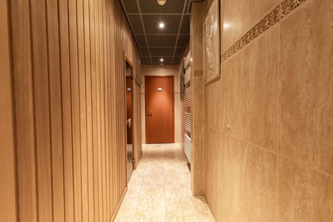 Amicitia Hotel สเนก ภายนอก รูปภาพ