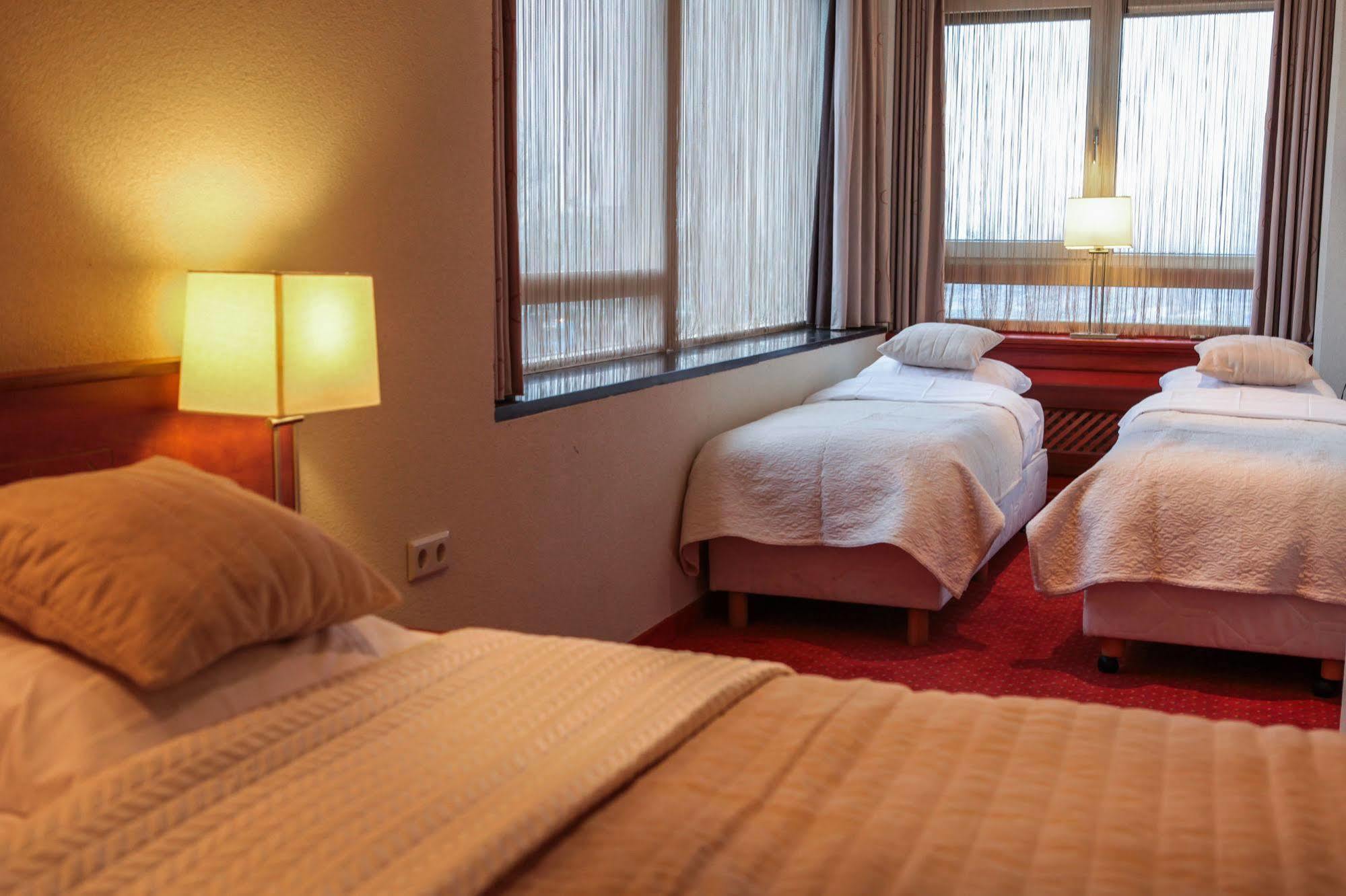 Amicitia Hotel สเนก ภายนอก รูปภาพ