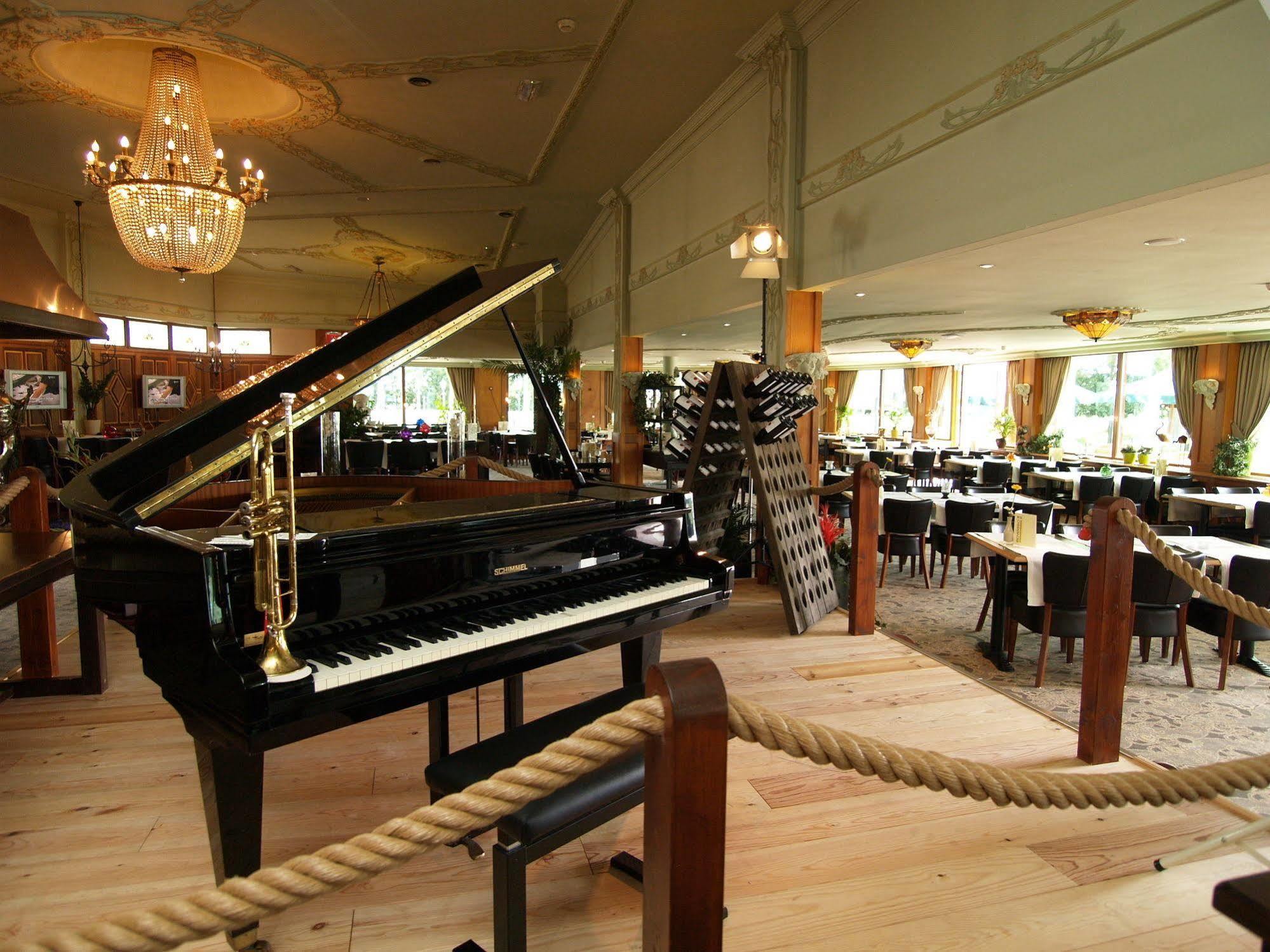 Amicitia Hotel สเนก ภายนอก รูปภาพ